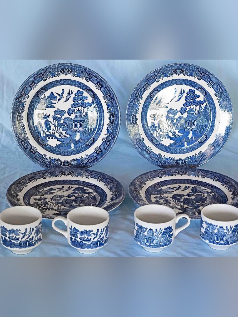 Beautiful Churchill Blue Willow Dinner Plates & Mugs -Set Of 4. Made In England!